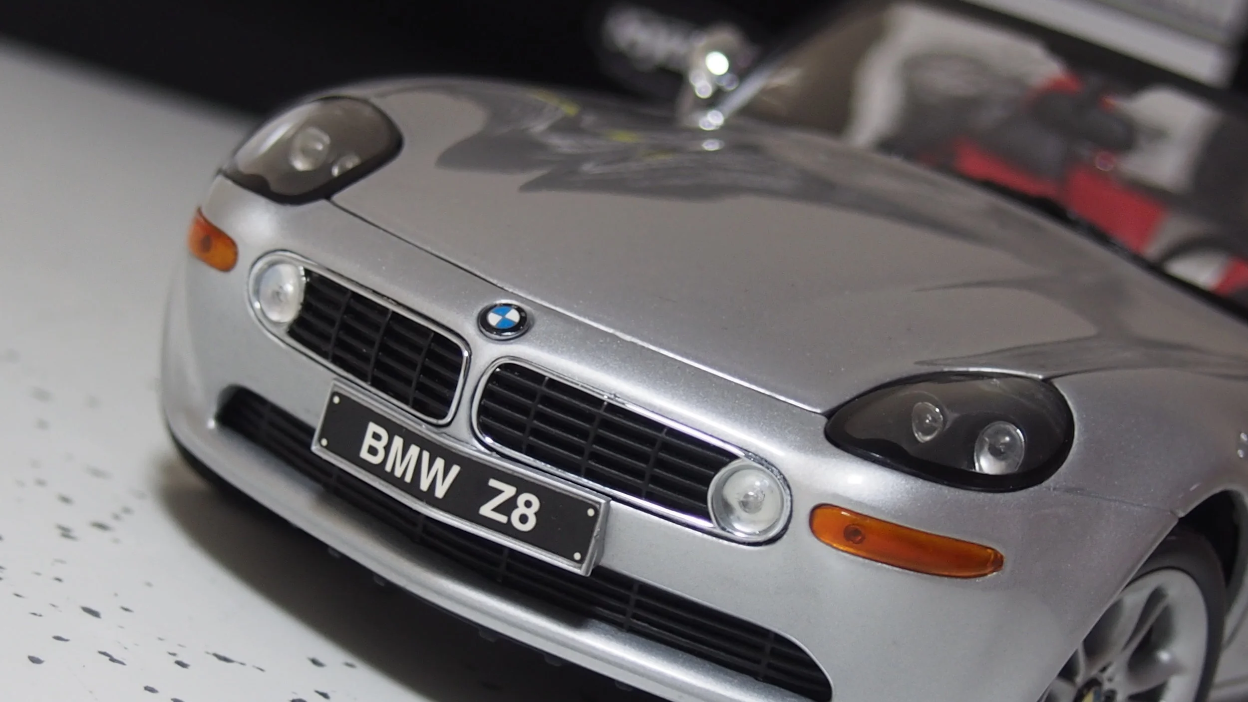 BMW Z8 roadster boxed by AutoArt 1:18 scale — CS-DIECAST-TUNING